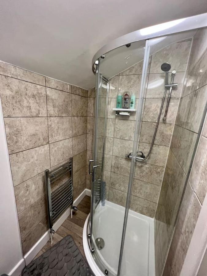 4 Bedroom Terrace House Wellingborough Exterior foto